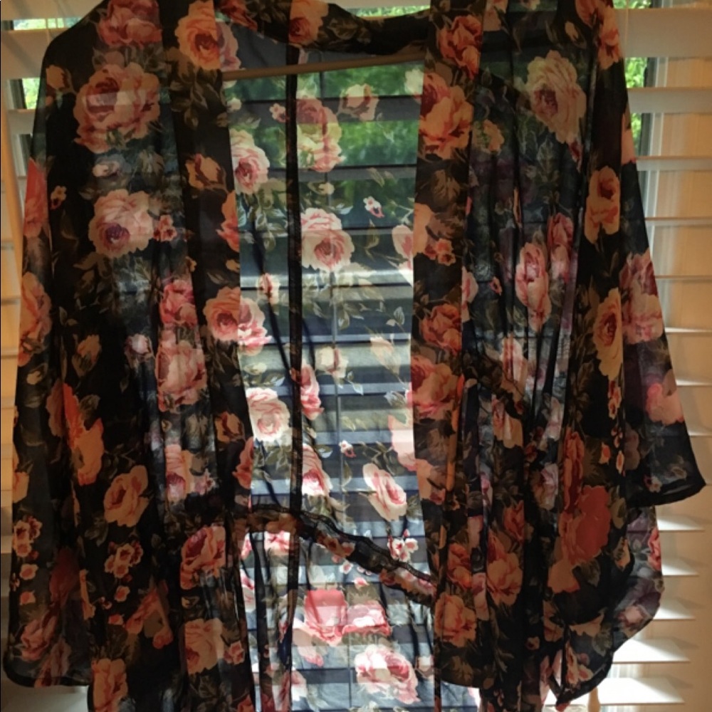 Kimono-style open tie front blouse
